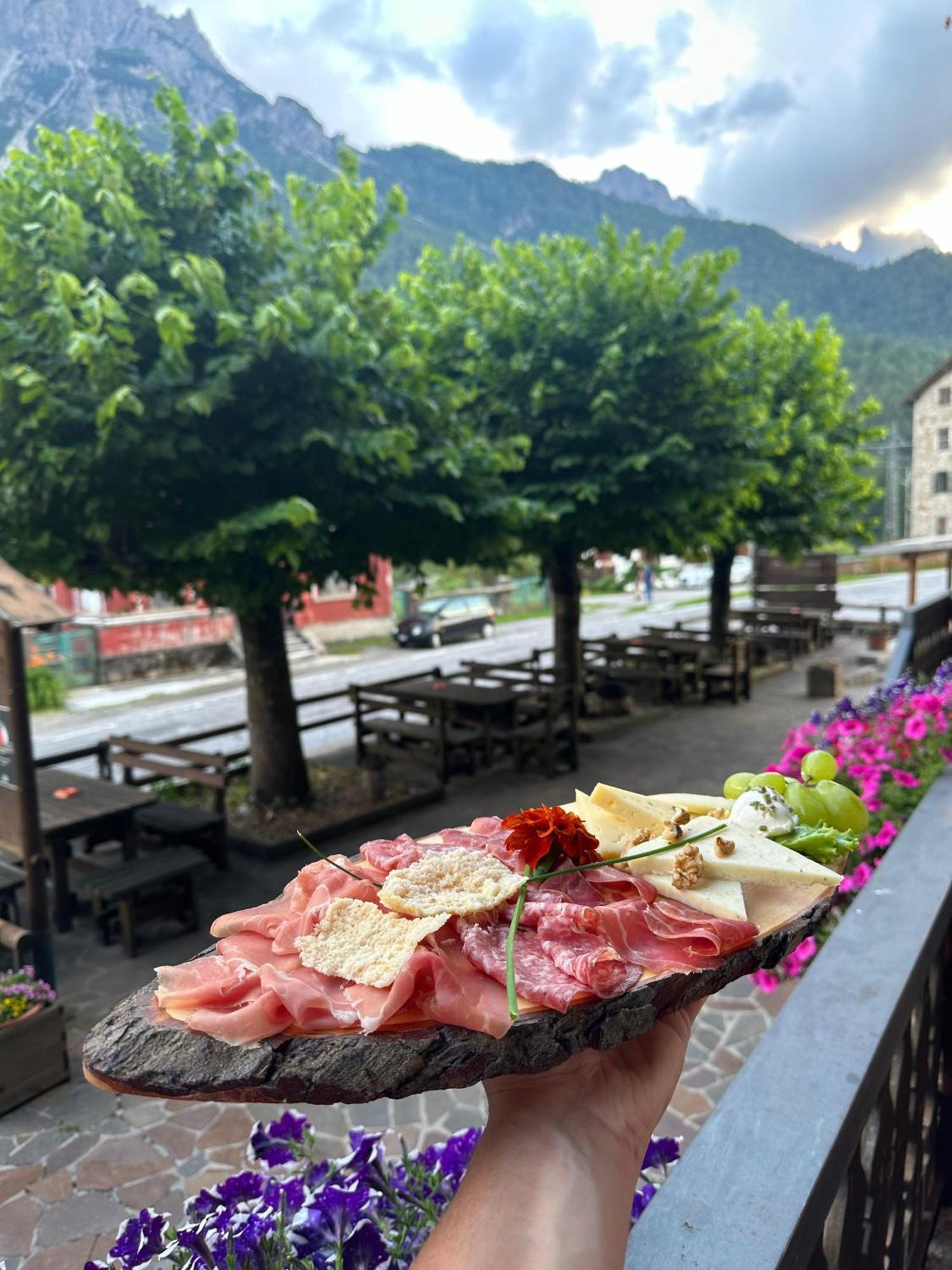 Hotel Edelweiss Con Ristorante Note Di Gusto Forni di Sopra Esterno foto